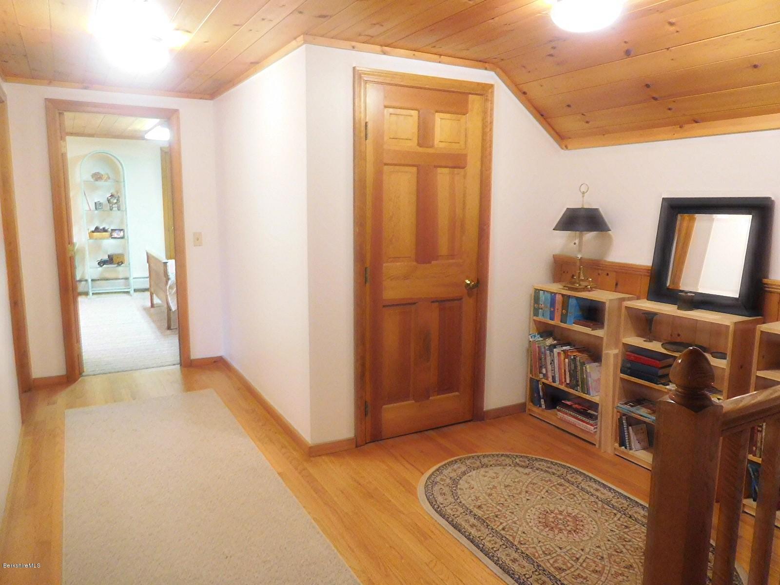 126 George Schnopp Road Hinsdale, MA 01235 - Photo 16 of 32 13---landing