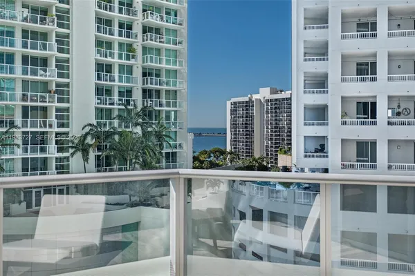 $4,000 | 1300 Brickell Bay Drive, Unit 1102, Miami, FL 33131