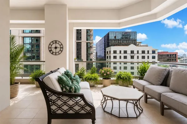 $1,995,000 | 2300 Wolf Street, Unit 5D, Dallas, TX 75201