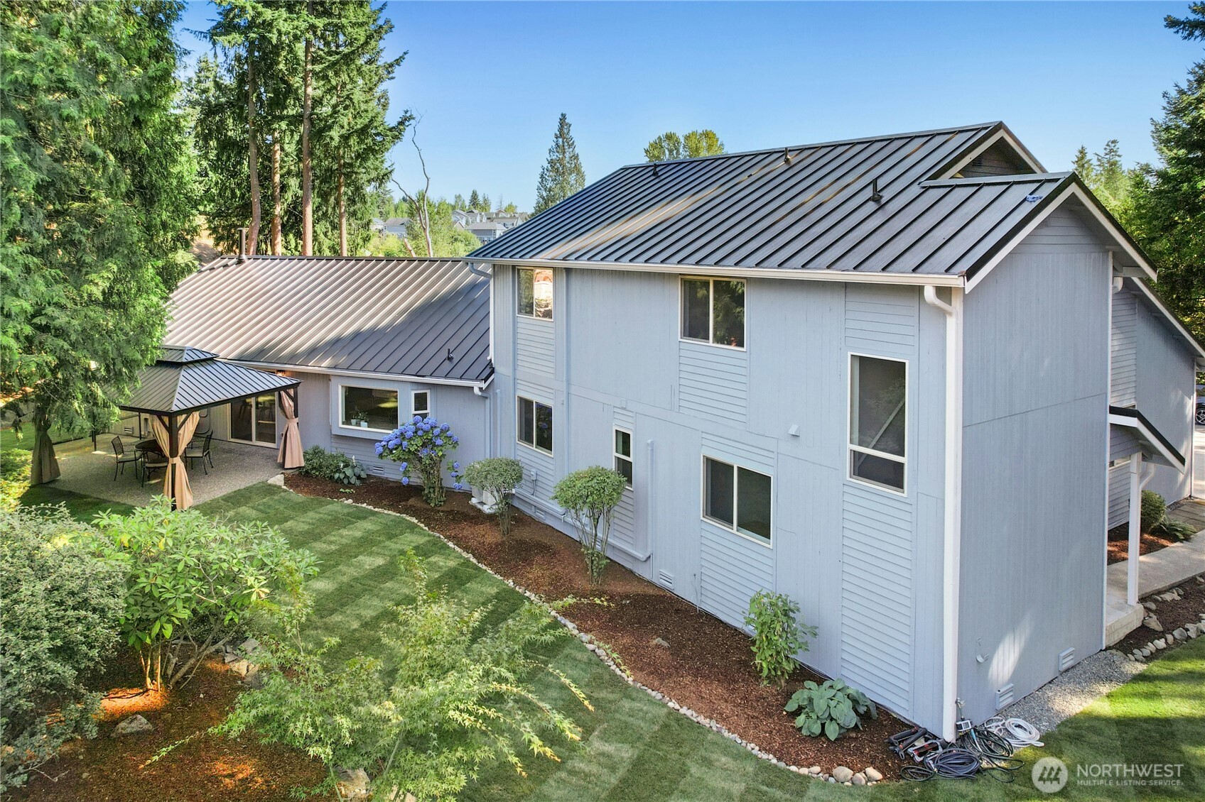 5508 Northeast 10th Street Renton, WA 98059 - Photo 35 of 40 front view of a house with a yard