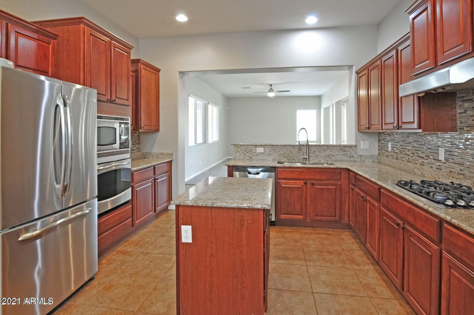 2851 North Riley Road Buckeye, AZ 85396 - Photo 11 of 46 20210206043911053843000000-o