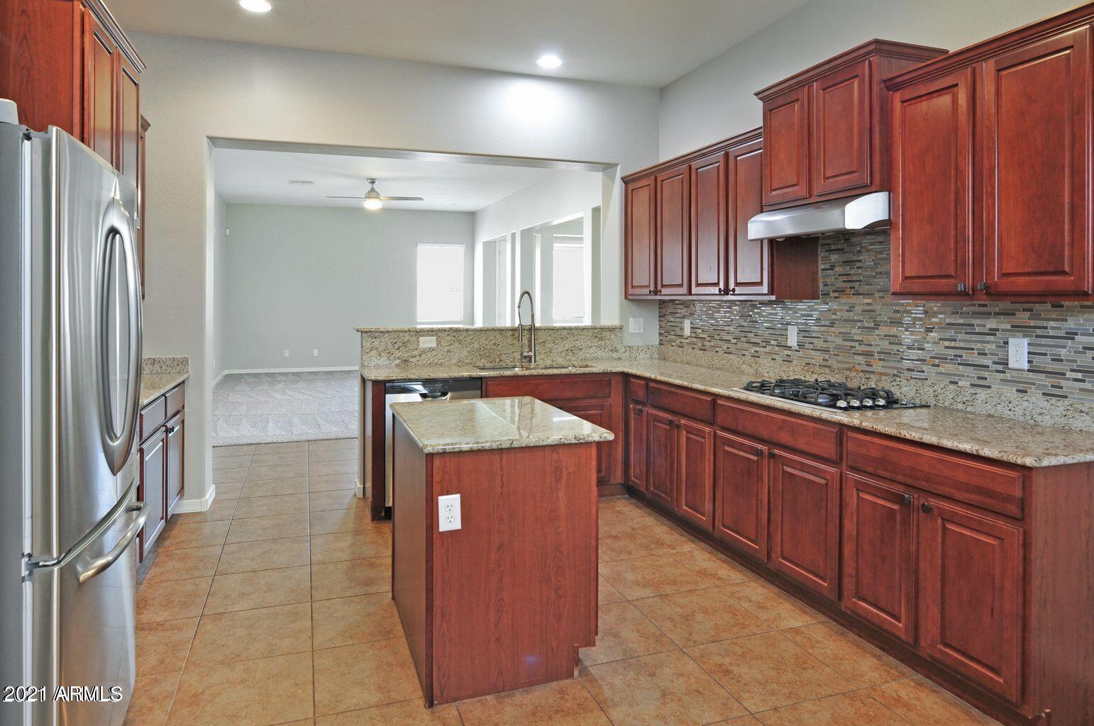 2851 North Riley Road Buckeye, AZ 85396 - Photo 8 of 46 20210206043903849000000000-o