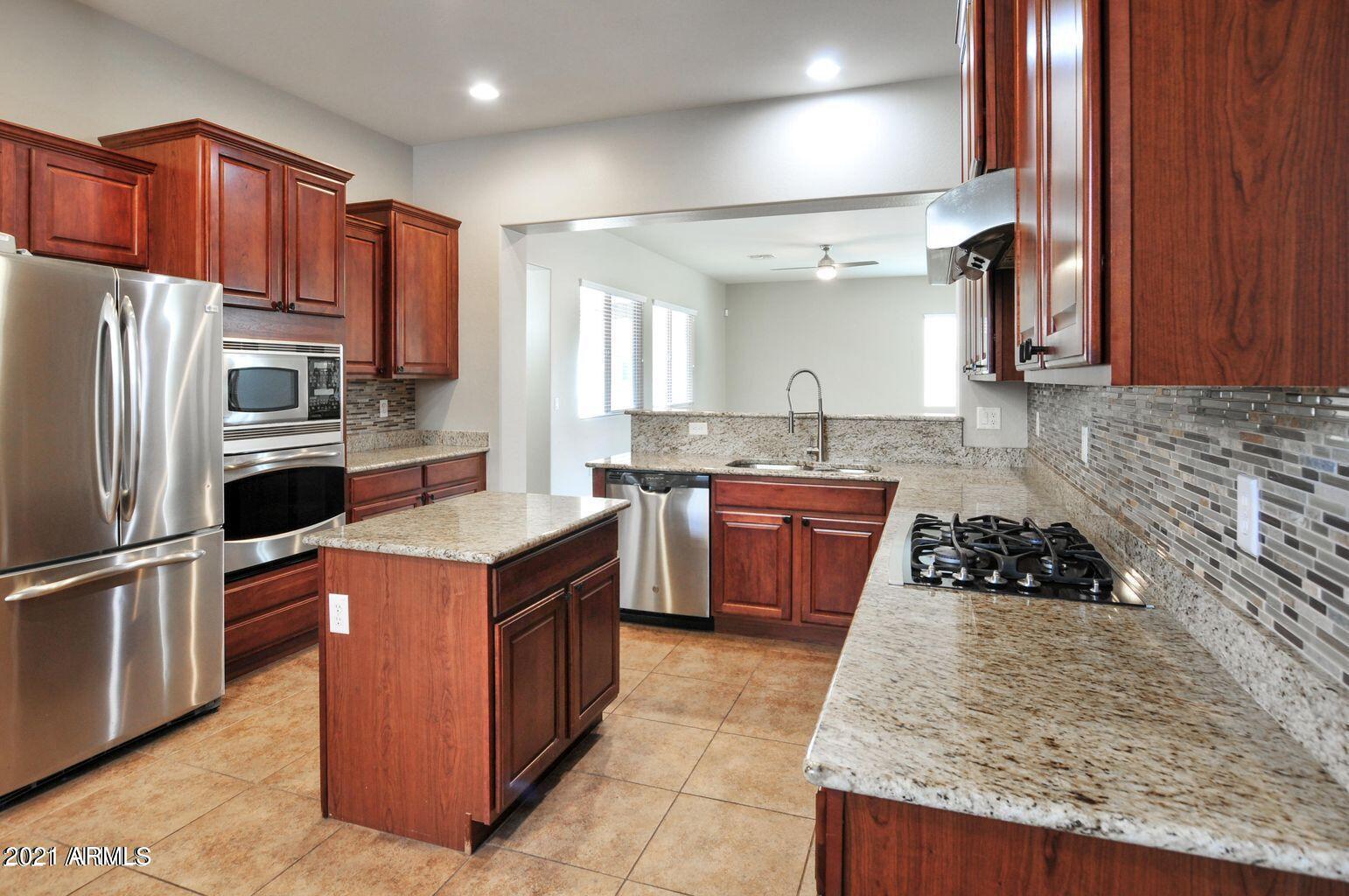 2851 North Riley Road Buckeye, AZ 85396 - Photo 9 of 46 20210206043919778361000000-o