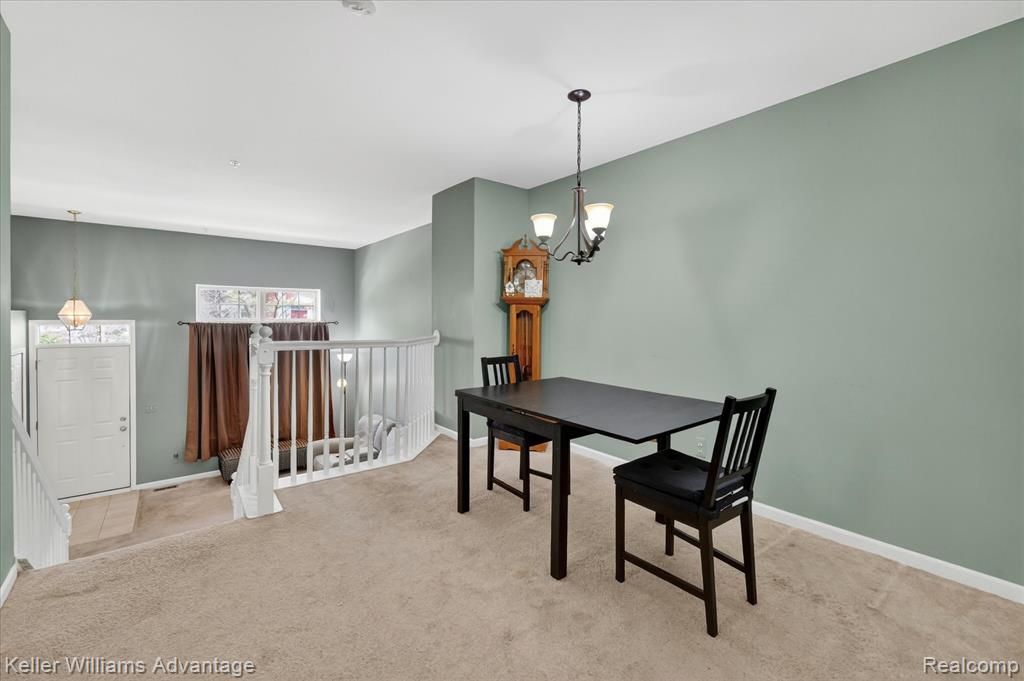 16982 Farmington Road Livonia, MI 48154 - Photo 7 of 32 Gallery Image 7