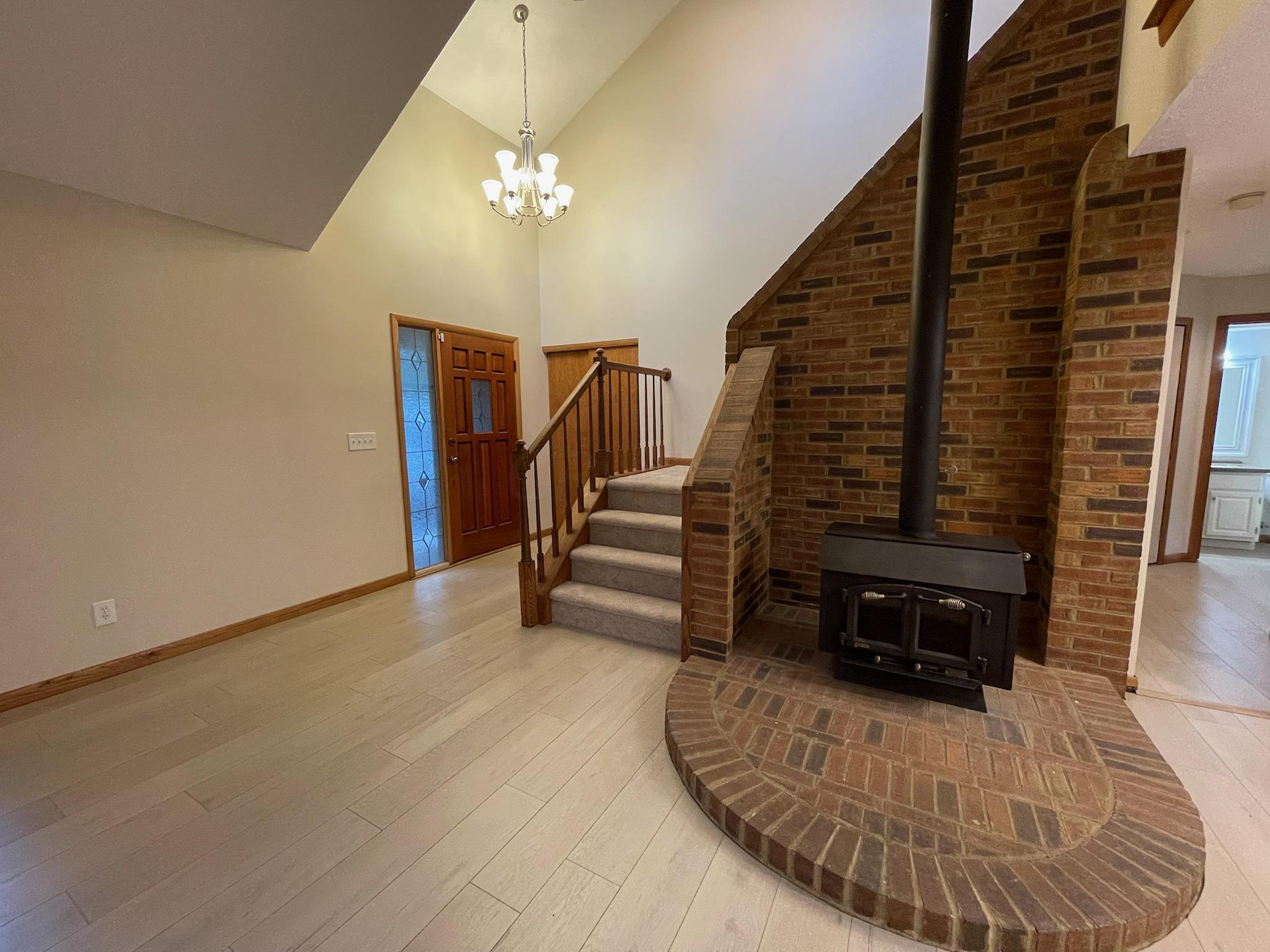 564 Clotts Road Columbus, OH 43230 - Photo 2 of 22