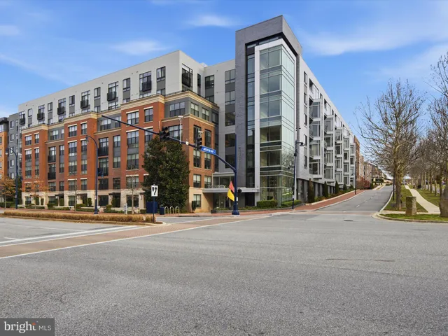 $3,200 | 145 Riverhaven Drive, Unit 214, Oxon Hill, MD 20745
