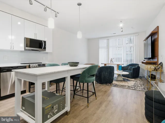 $3,200 | 145 Riverhaven Drive, Unit 214, Oxon Hill, MD 20745