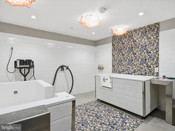 $3,200 | 145 Riverhaven Drive, Unit 214, Oxon Hill, MD 20745