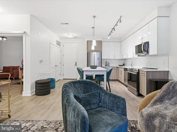 $3,200 | 145 Riverhaven Drive, Unit 214, Oxon Hill, MD 20745