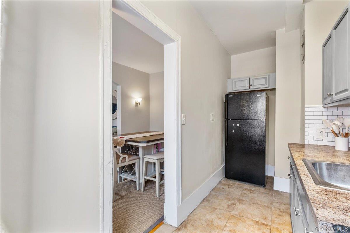 824 Bronx River Road, Unit 3A Bronxville, NY 10708 - Photo 14 of 26 Kitchen with view of the Dining Room