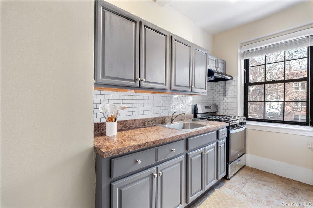 824 Bronx River Road, Unit 3A Bronxville, NY 10708 - Photo 15 of 26 Great space for every day cooking and entertaining