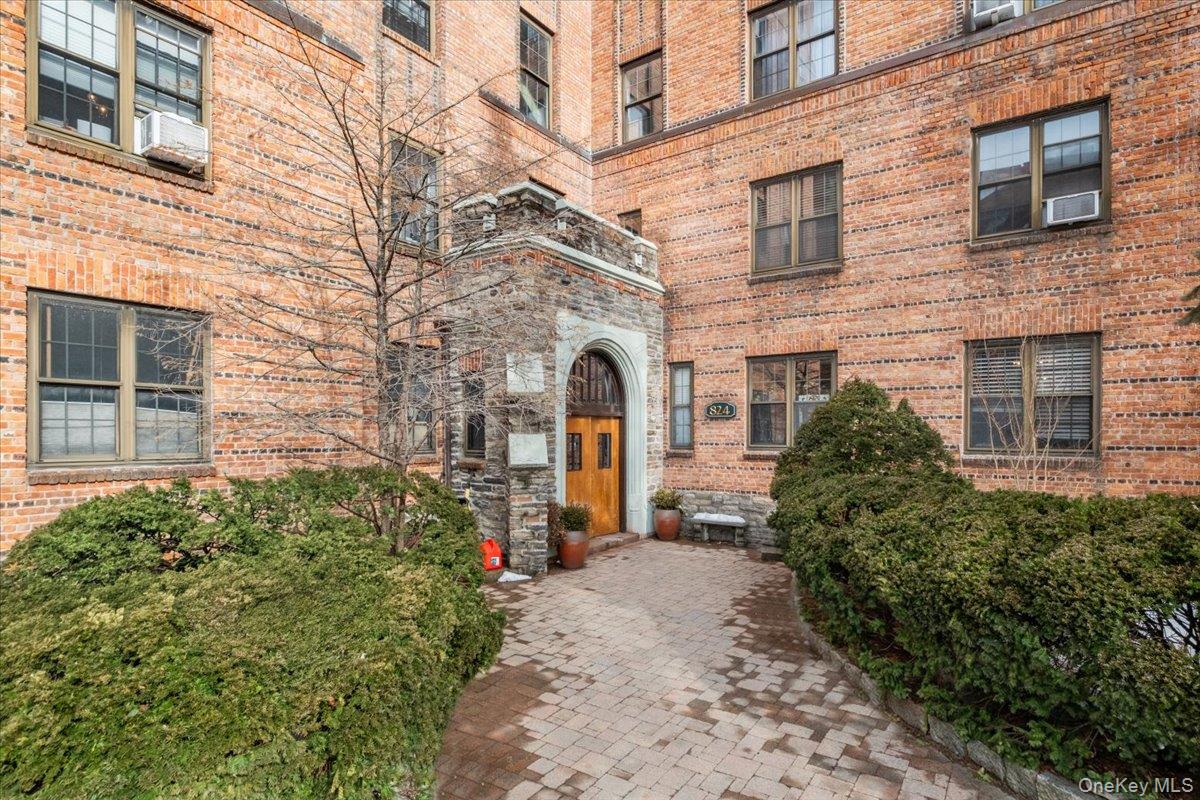824 Bronx River Road, Unit 3A Bronxville, NY 10708 - Photo 22 of 26 Lobby entrance to building 824