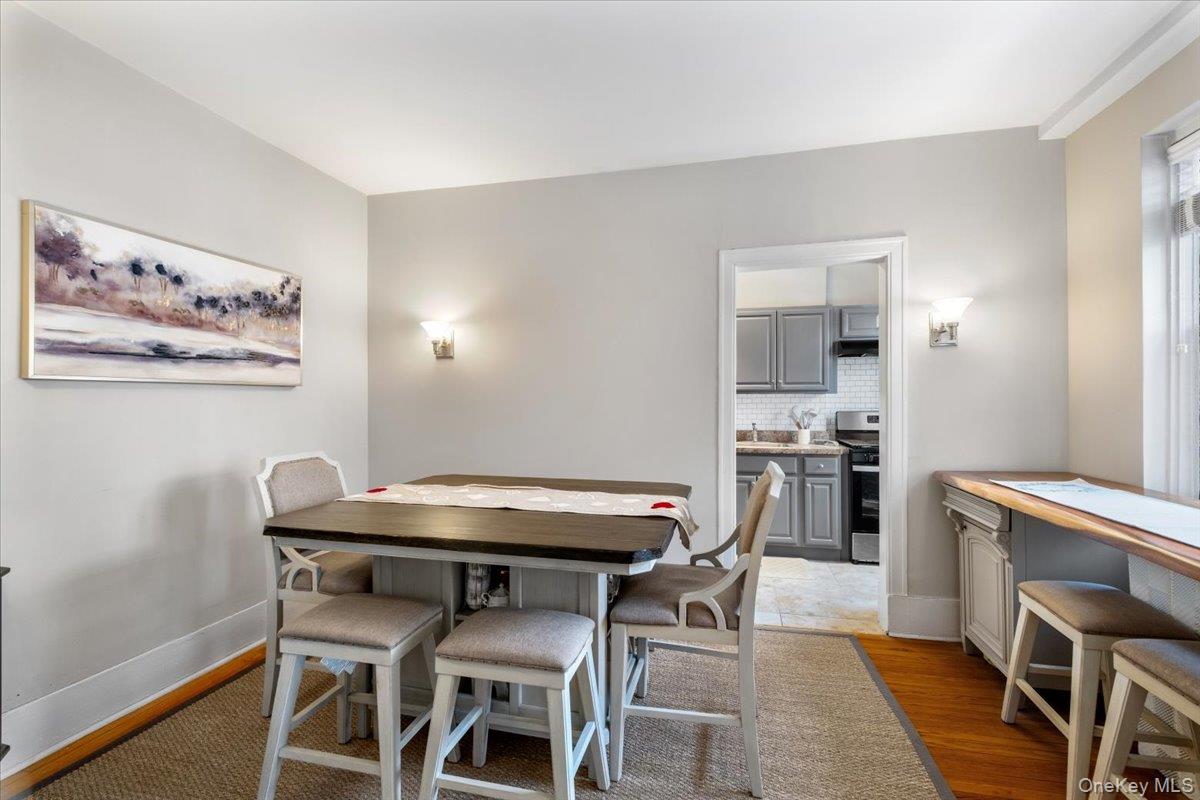 824 Bronx River Road, Unit 3A Bronxville, NY 10708 - Photo 9 of 26 Dining Room with view of kitchen