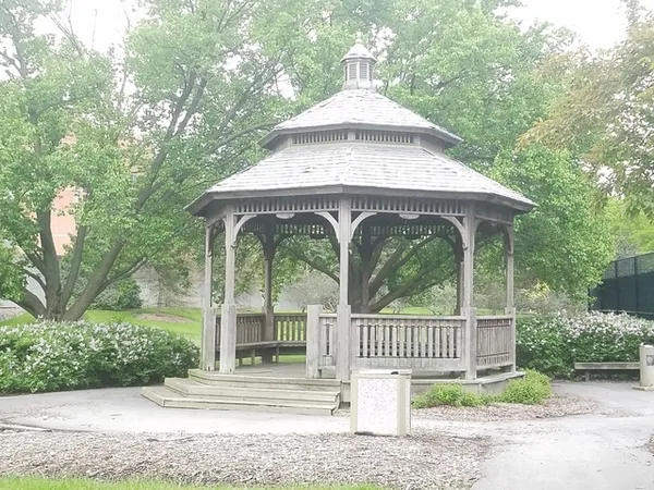 $1,425 | 5820 Oakwood Drive, Unit 5J, Lisle, IL 60532