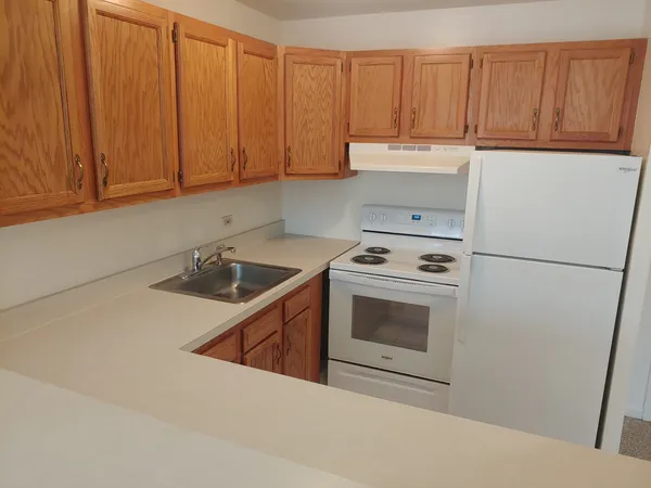 $1,425 | 5820 Oakwood Drive, Unit 5J, Lisle, IL 60532