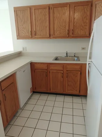 $1,425 | 5820 Oakwood Drive, Unit 5J, Lisle, IL 60532