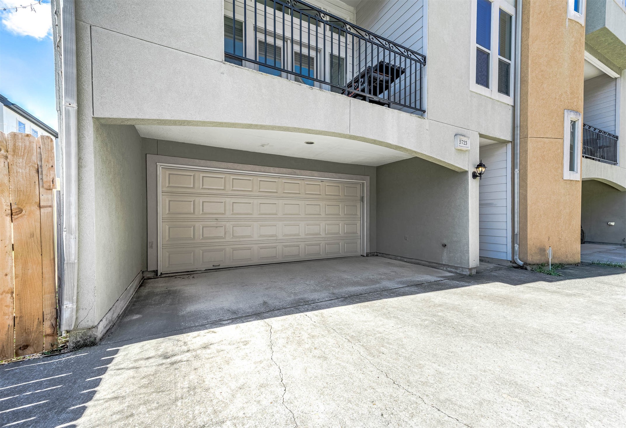 5723 Petty Street Houston, TX 77007 - Photo 2 of 31