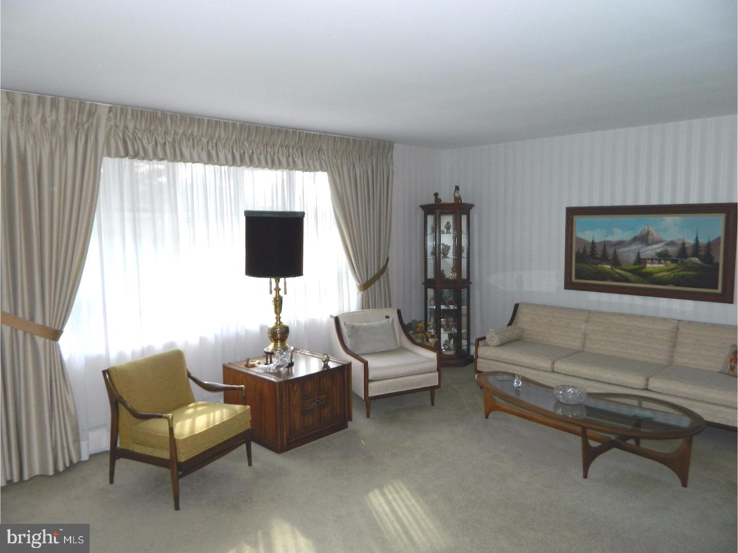 183 Shoemaker Road Huntingdon Valley, PA 19006 - Photo 2 of 15 Living Room