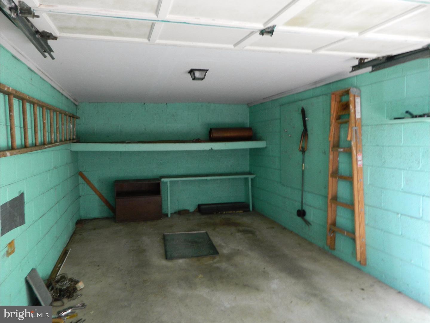 183 Shoemaker Road Huntingdon Valley, PA 19006 - Photo 12 of 15 Garage