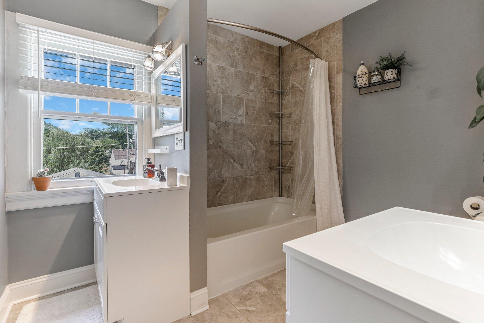 615 South Hampton Road Columbus, OH 43213 - Photo 21 of 32 16-web-or-mls-0N4A8174