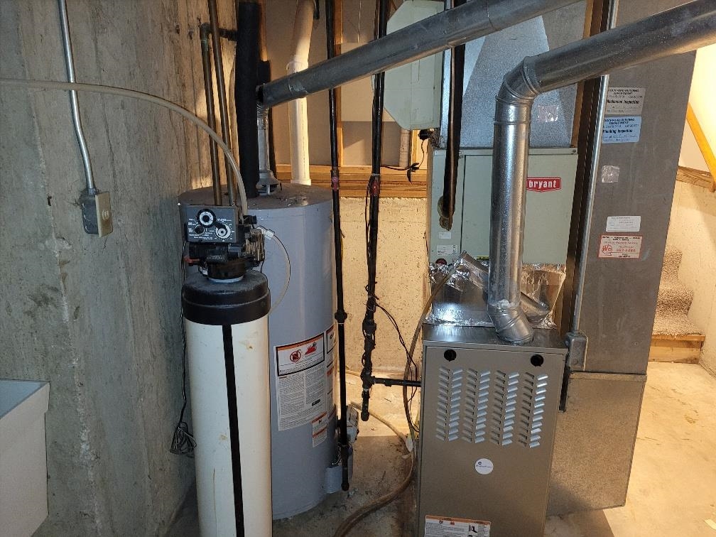 960 South Trainer Road Rockford, IL 61108 - Photo 29 of 31 a close view of water heater room