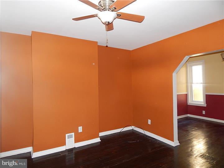 6212 Reedland Street Philadelphia, PA 19142 - Photo 2 of 10 Gallery Image 2