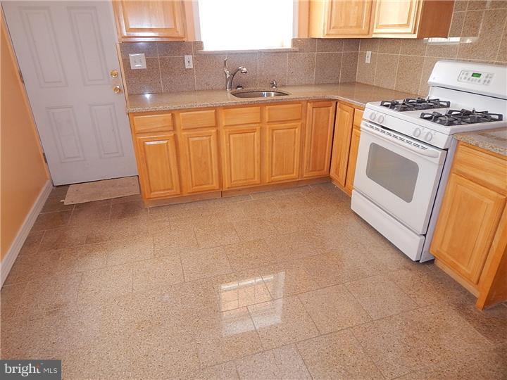 6212 Reedland Street Philadelphia, PA 19142 - Photo 4 of 10 Gallery Image 4