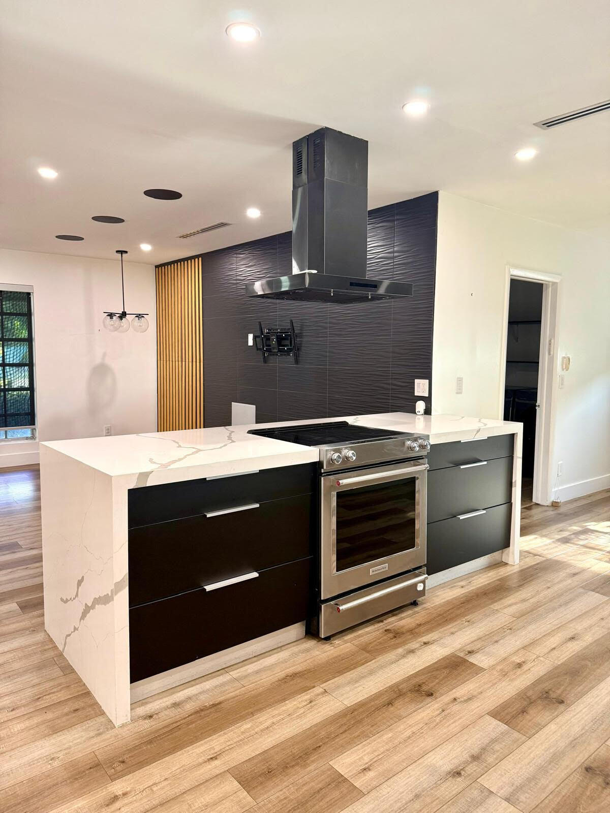 4411 Thomas Street Hollywood, FL 33021 - Photo 14 of 30 66