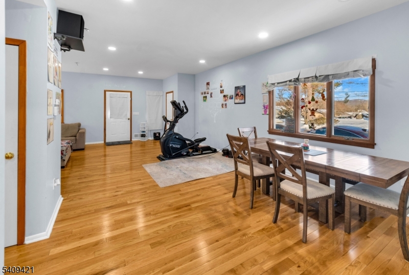 20 Center Street Butler, NJ 07405 - Photo 12 of 19 Gallery Image 12