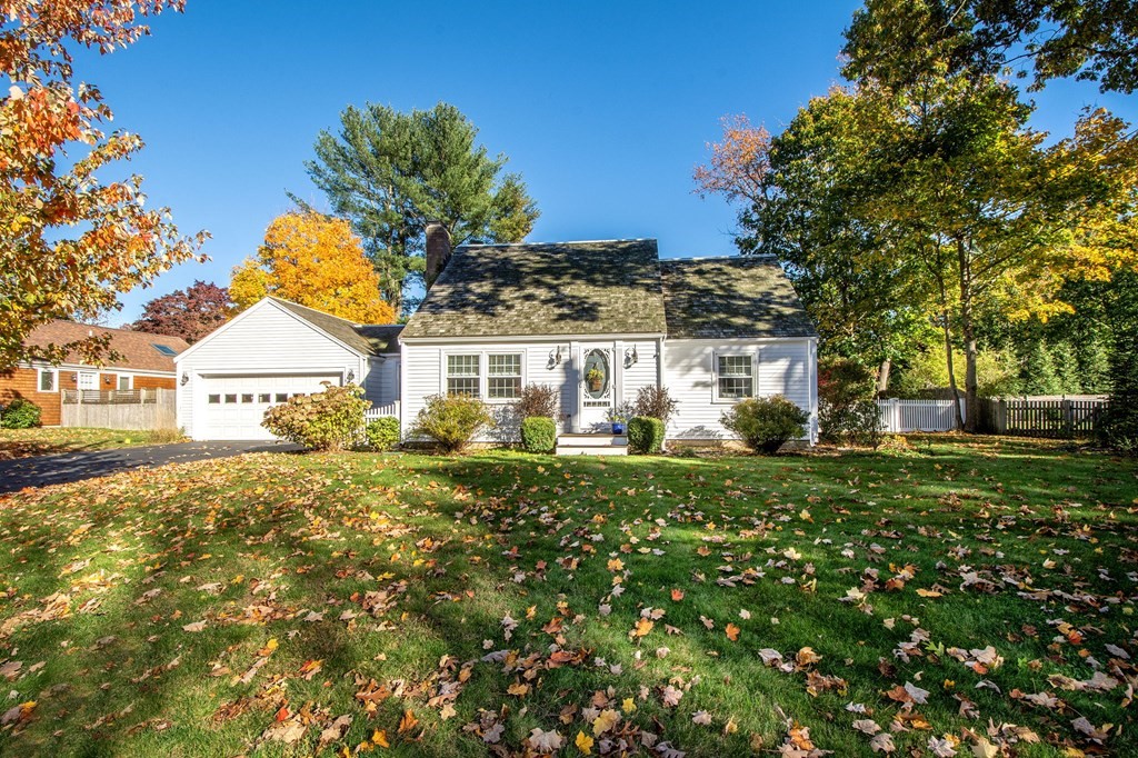 19 Hoover Road Hingham, MA 02043 - Photo 1 of 24 Gallery Image 1