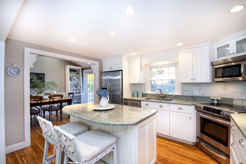 19 Hoover Road Hingham, MA 02043 - Photo 5 of 24 Gallery Image 5