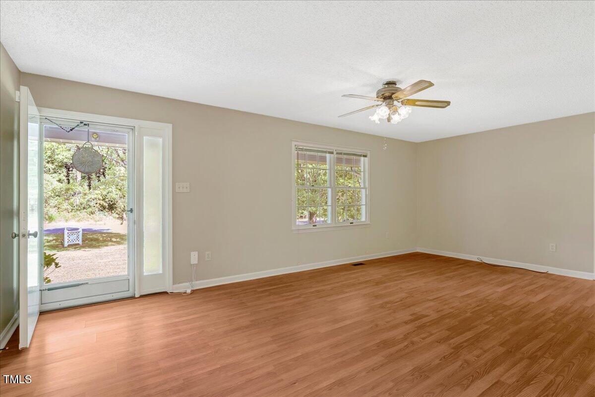 811 Avalon Road Durham, NC 27704 - Photo 3 of 31 37-DSC03323