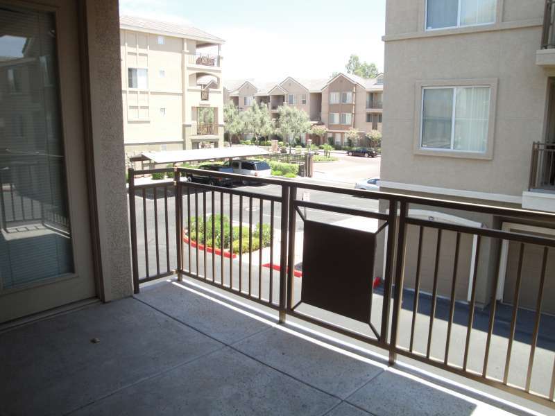 909 East Camelback Road, Unit 2023 Phoenix, AZ 85014 - Photo 3 of 9 balcony