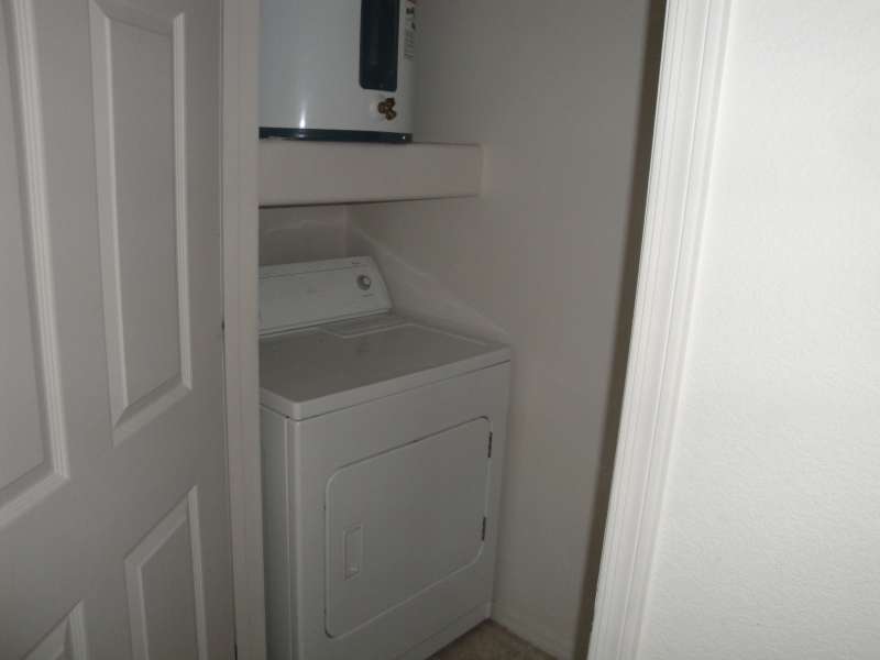909 East Camelback Road, Unit 2023 Phoenix, AZ 85014 - Photo 6 of 9 laundry