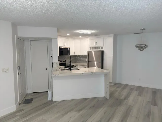 $1,800 | 3470 Pinewalk Drive North, Unit 214, Margate, FL 33063