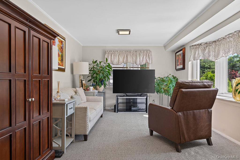 11 Oakridge Road White Plains, NY 10607 - Photo 8 of 34