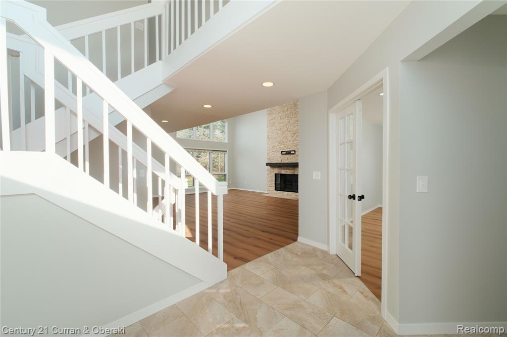 1083 North Livernois Road Rochester, MI 48306 - Photo 3 of 66