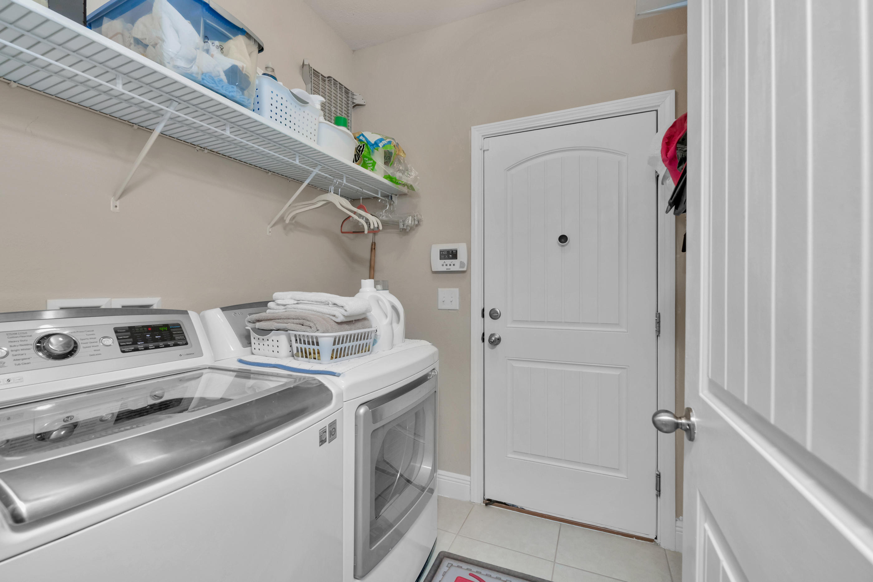 514 Brighton Cove Freeport, FL 32439 - Photo 27 of 32 a utility room with dryer and washer