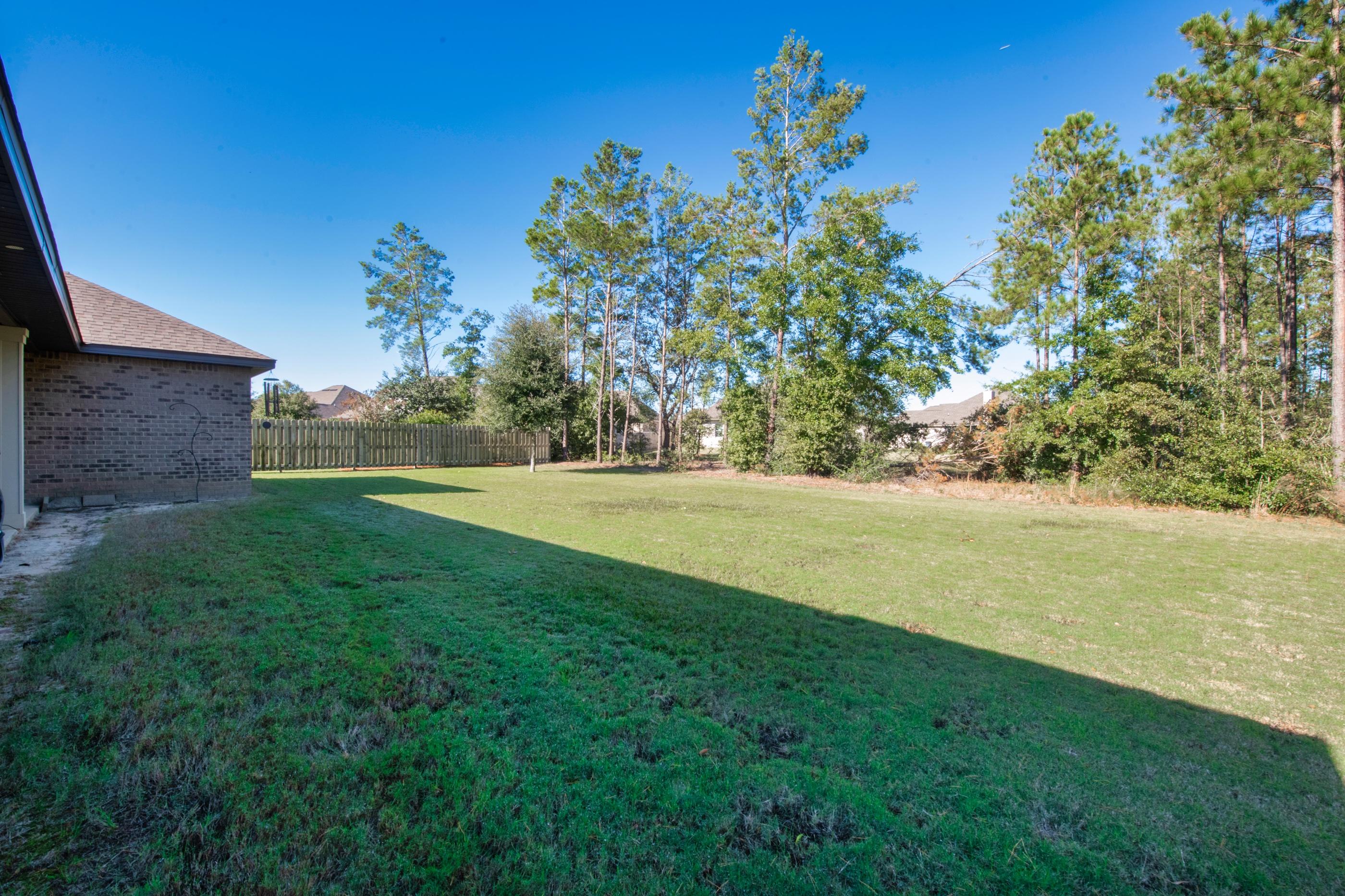514 Brighton Cove Freeport, FL 32439 - Photo 29 of 32 a view of outdoor space and yard