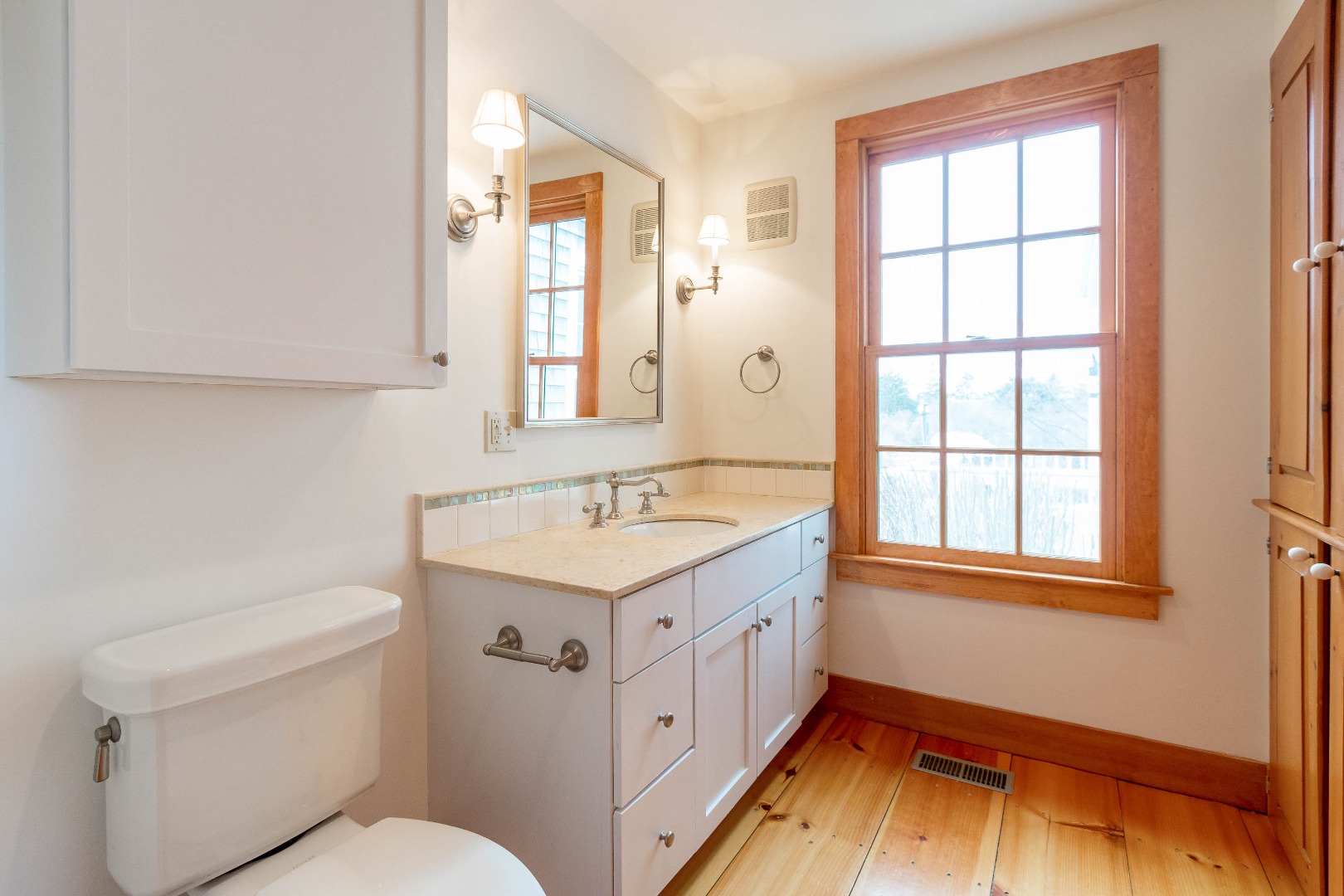 47 Sankaty Road Nantucket, MA 02554 - Photo 22 of 31 Shared Hall Bath 1st Floor