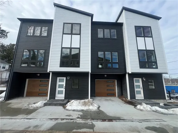 $829,000 | 152 Colonial Road, Unit 152, Providence, RI 02906