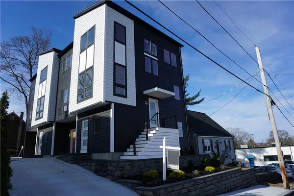 $829,000 | 152 Colonial Road, Unit 152, Providence, RI 02906