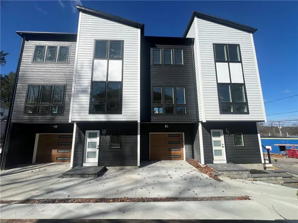 $829,000 | 152 Colonial Road, Unit 152, Providence, RI 02906