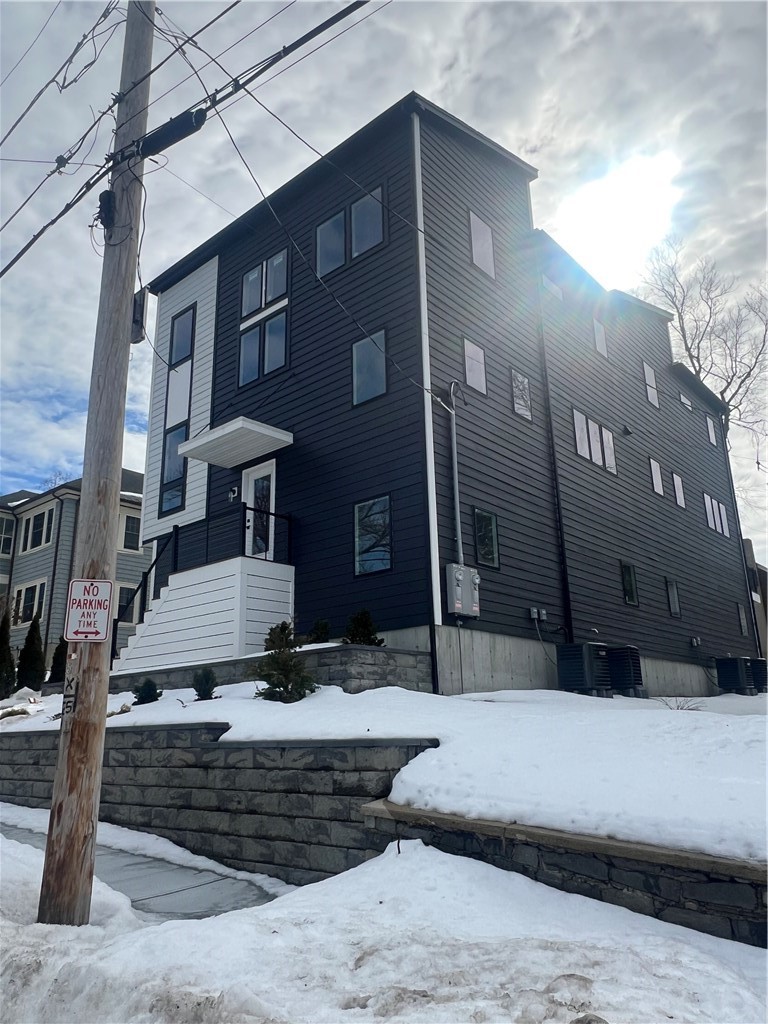 152 Colonial Road, Unit 152 Providence, RI 02906 - Photo 4 of 37