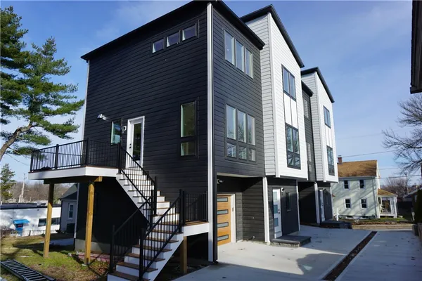 $829,000 | 152 Colonial Road, Unit 152, Providence, RI 02906