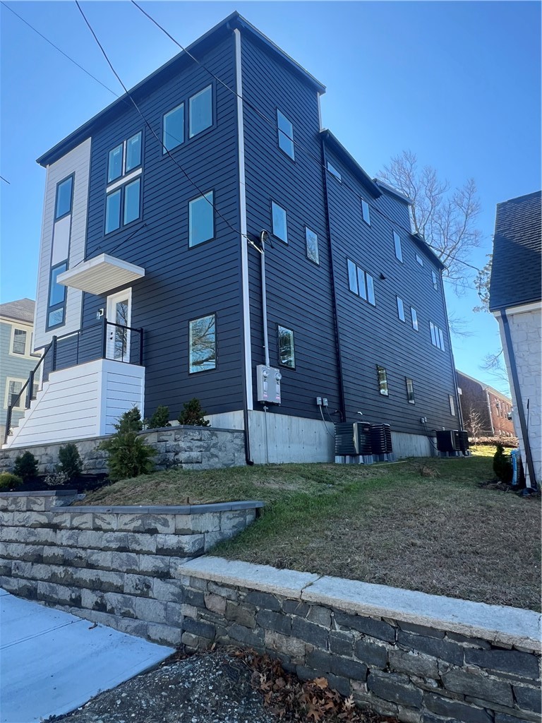 152 Colonial Road, Unit 152 Providence, RI 02906 - Photo 5 of 37