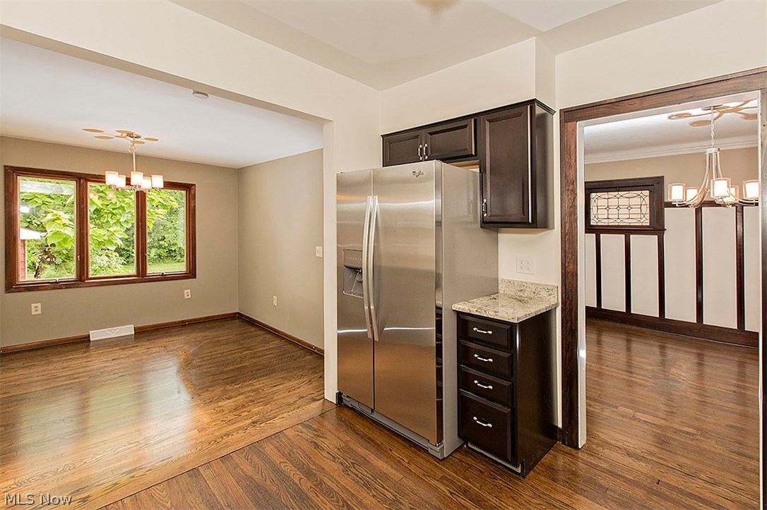 3253 Bradford Road Cleveland, OH 44118 - Photo 15 of 34
