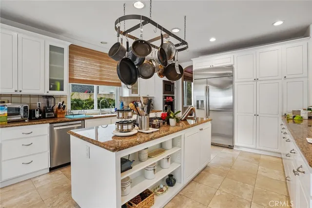 $18,000 | 1530 Eighth Street, Manhattan Beach, CA 90266