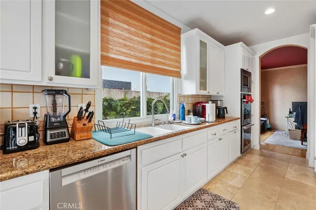 $18,000 | 1530 Eighth Street, Manhattan Beach, CA 90266