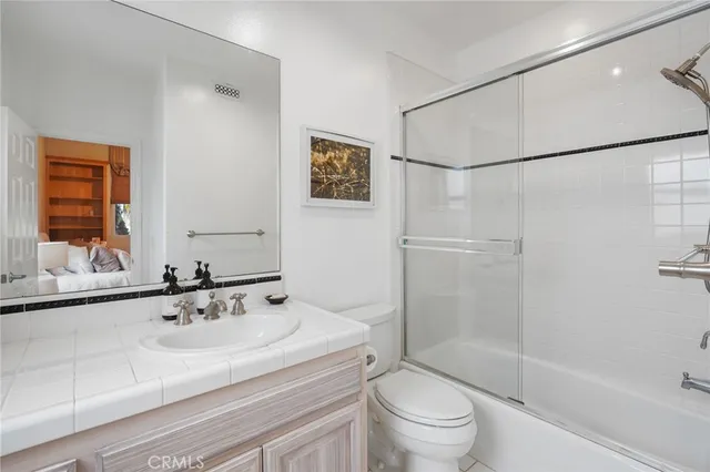 $18,000 | 1530 Eighth Street, Manhattan Beach, CA 90266